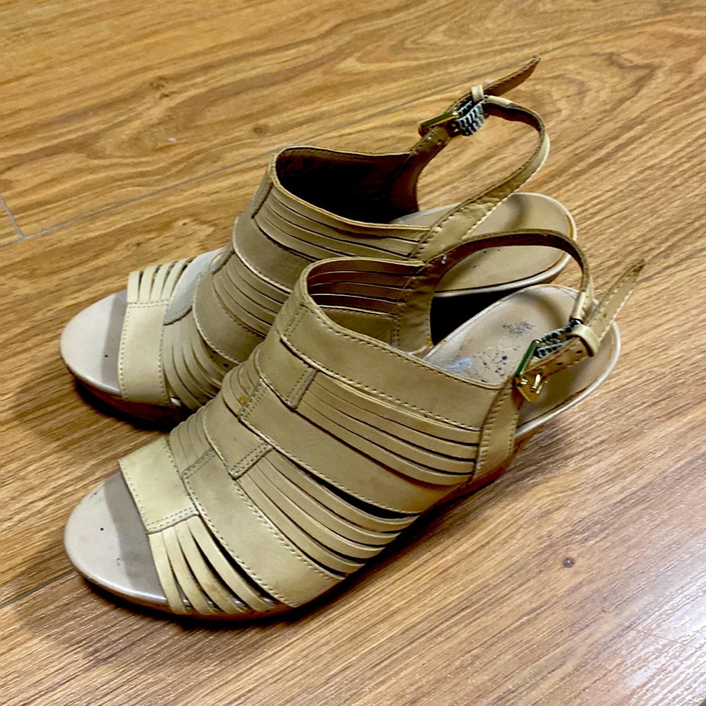 Tan 4” wedge sandal - Franco Sarto